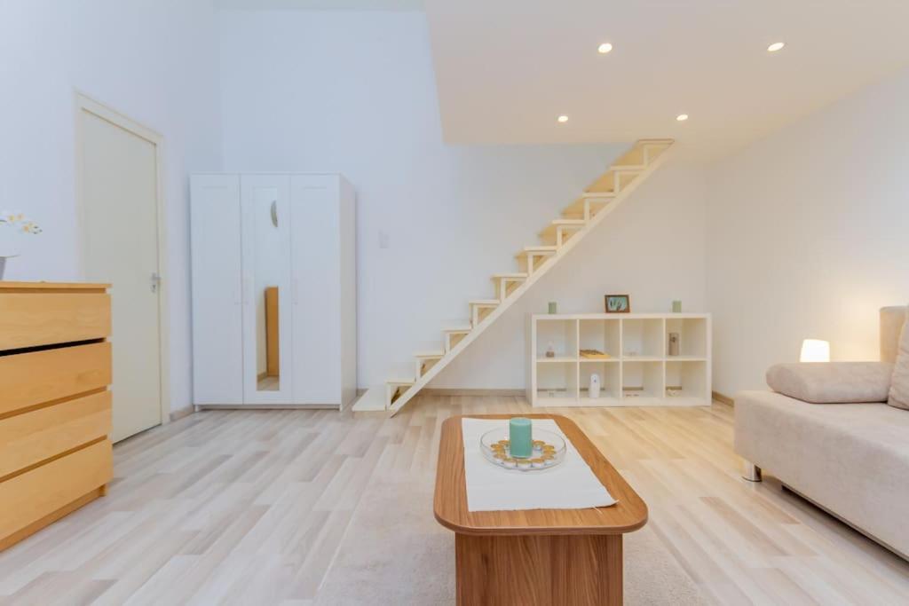 Appartement Cozy Nest By The Andrassy Avenue à Budapest Extérieur photo